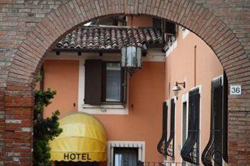 Antica Fonte 3*